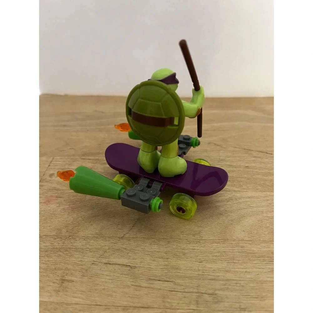 Mega Bloks TMNT‎ Half-Shell Heroes Donnie Skateboard Donatello Figure Set